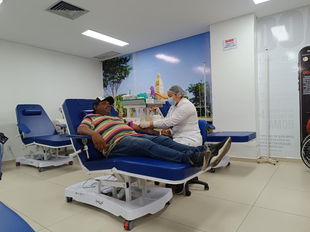 Equipamento 100% automático garante mais conforto e segurança aos doadores.